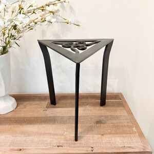 Achla Designs Triangular Wrought Iron Trivet Plant Stand Graphite Powder Coat